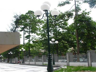 Cột đèn sân vườn 7