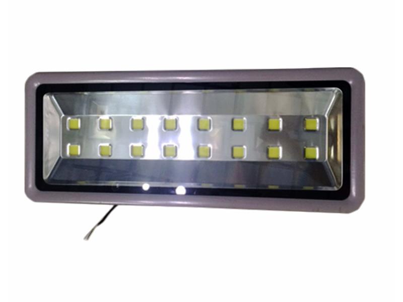 Đèn pha led 600W